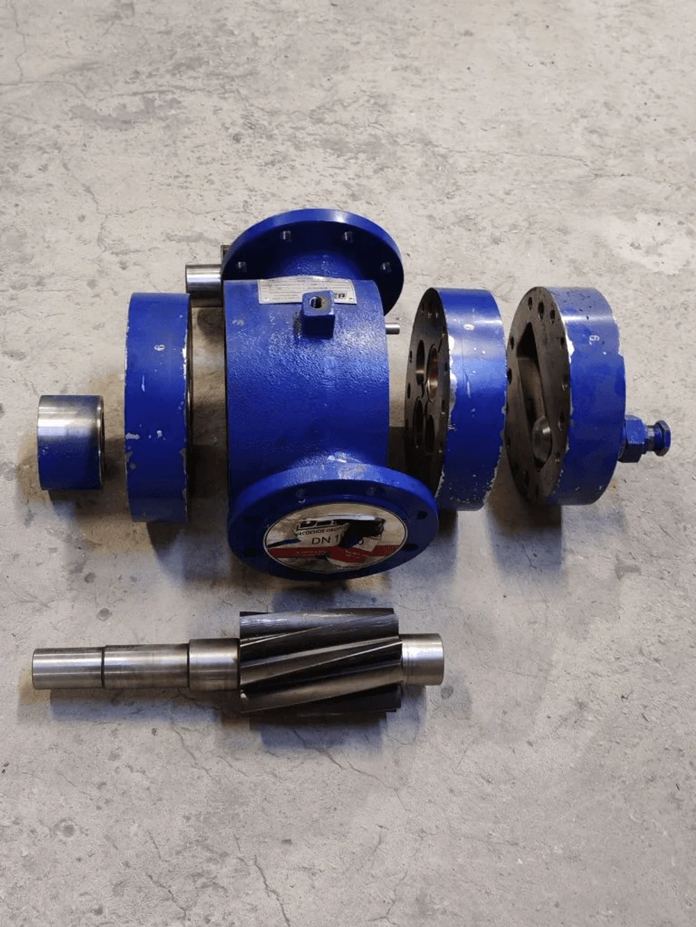 Насос шестеренный